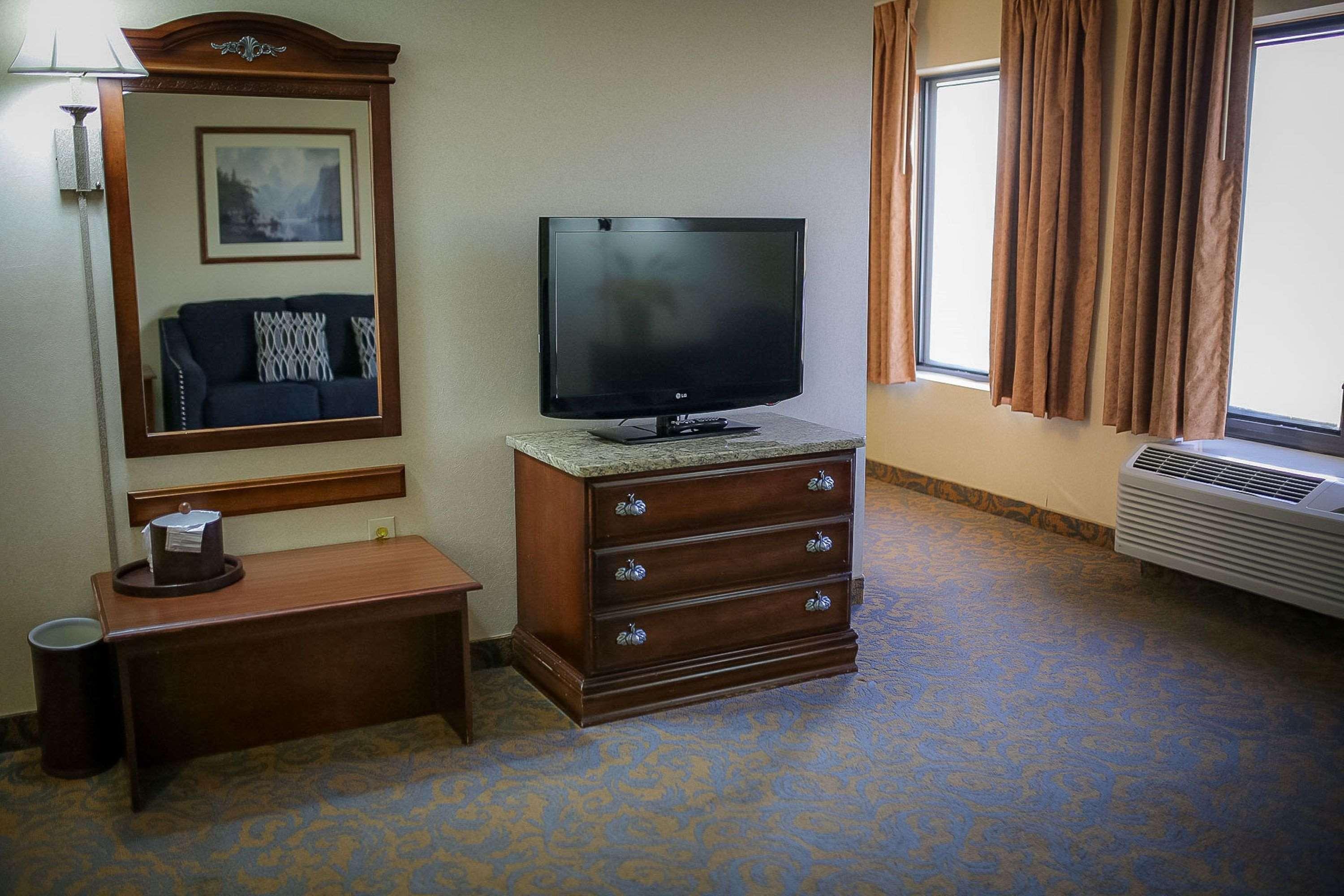 Surestay Plus Hotel By Best Western Cheyenne Exterior photo