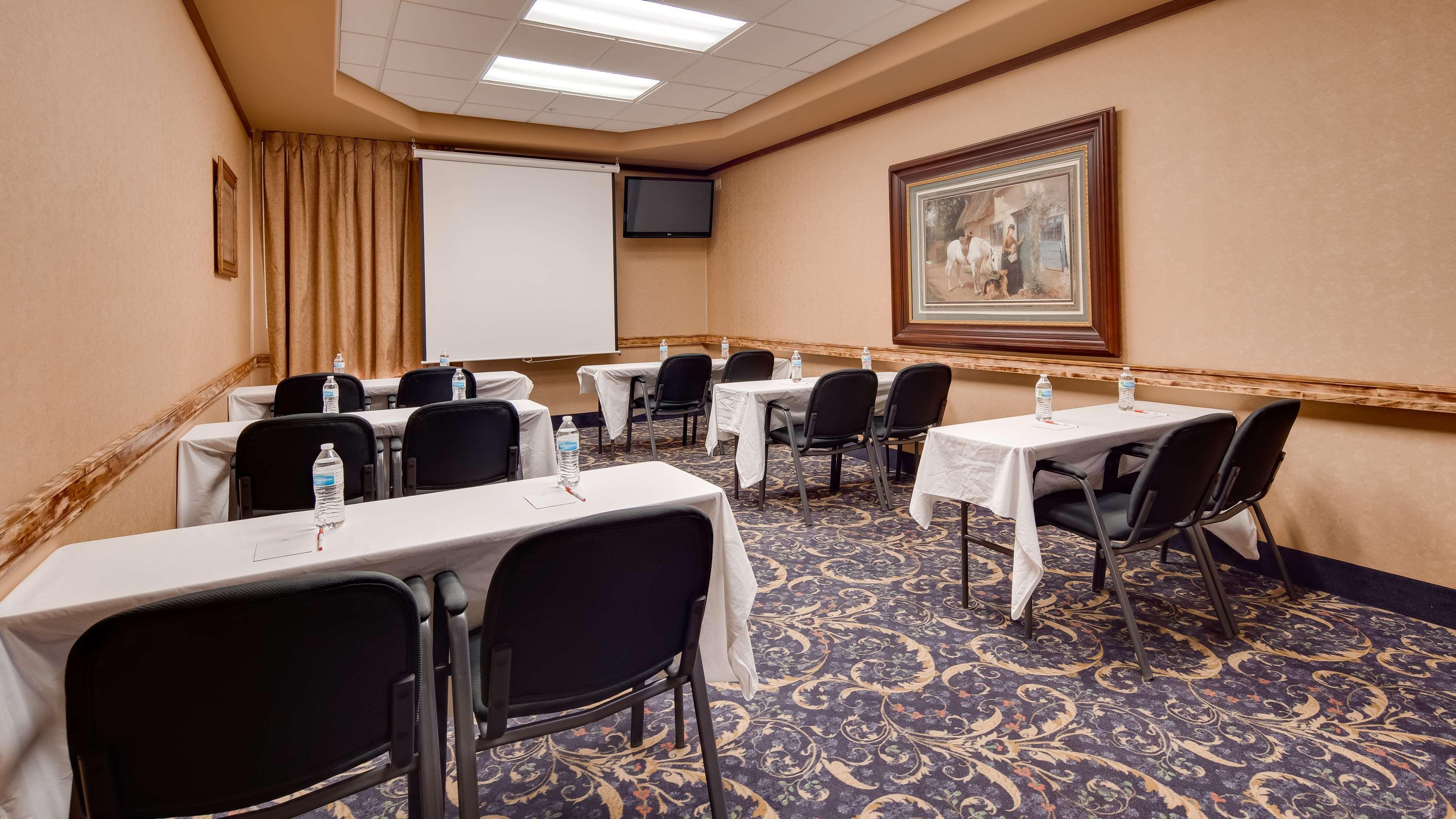 Surestay Plus Hotel By Best Western Cheyenne Exterior photo