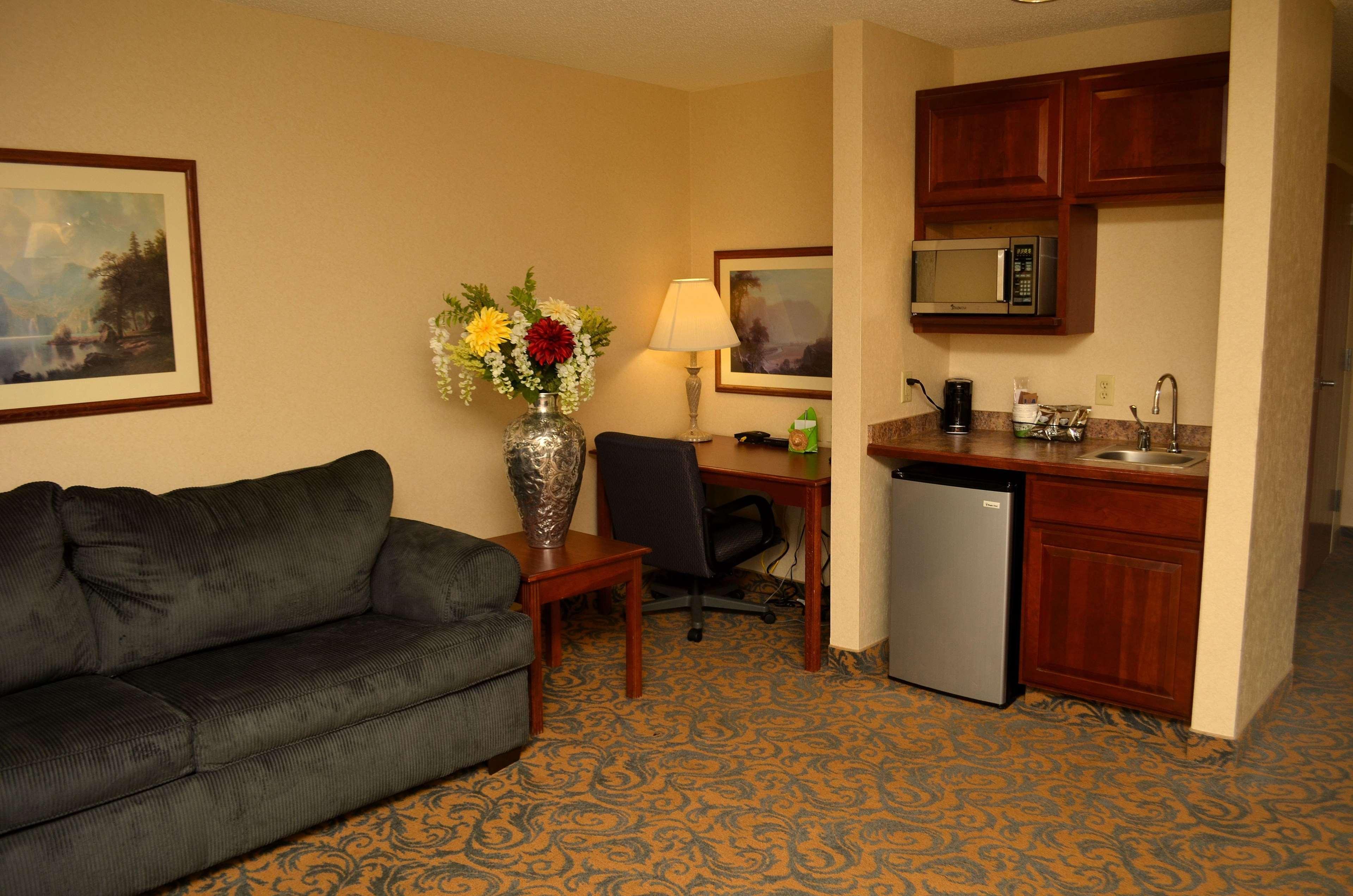 Surestay Plus Hotel By Best Western Cheyenne Exterior photo