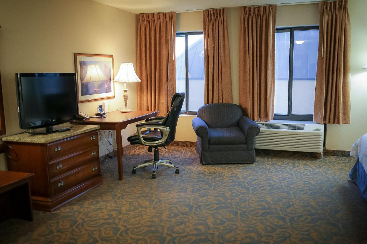 Surestay Plus Hotel By Best Western Cheyenne Exterior photo